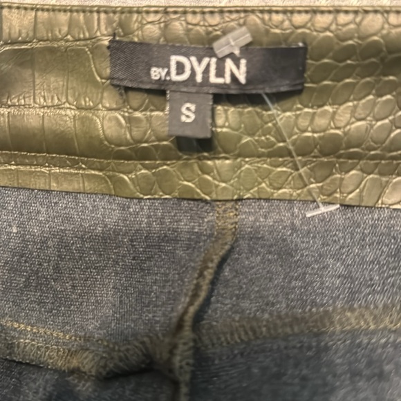 BY DYLN - HIGH WAISTED APOLLO PANTS IN DARK GREEN - Picture 7 of 9